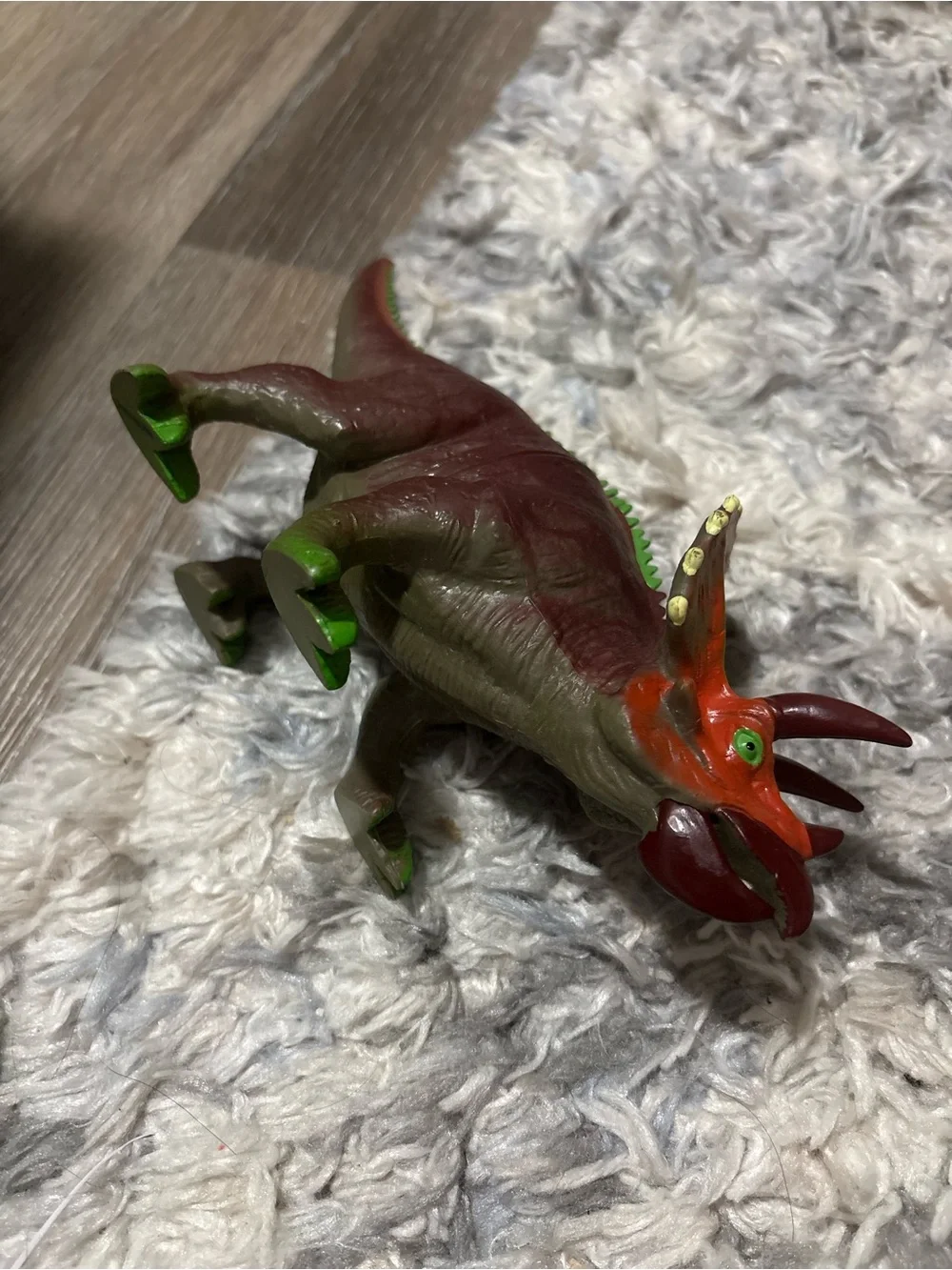 Green & Brown Triceratops Reptile Figure - Realistic Terrarium Accent